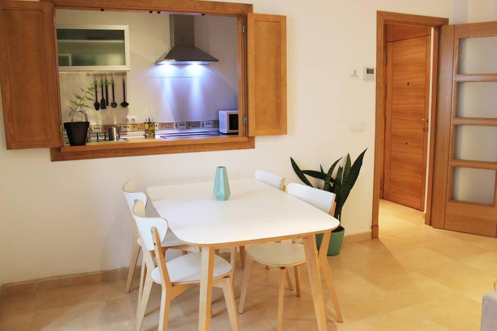 Fancy Apartment In A Historic House, Chiclana City Center By C. Dreams チクラナ・デ・ラ・フロンテーラ エクステリア 写真